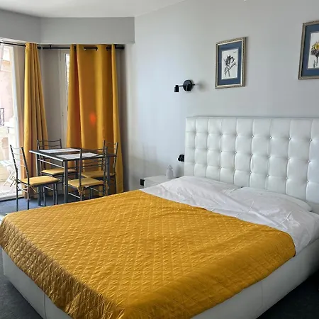 Apartment Sea View By The Beach, Centre, Seafront, Parking *