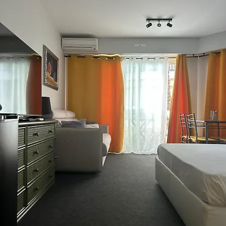Apartment Sea View By The Beach, Centre, Seafront, Parking Menton