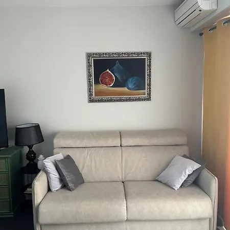 Sea View By The Beach, Centre, Seafront, Parking Apartment