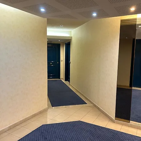 Sea View By The Beach, Centre, Seafront, Parking Apartment