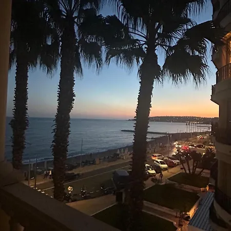 Sea View By The Beach, Centre, Seafront, Parking Apartment Menton