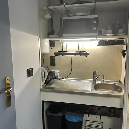 Sea View By The 芒通