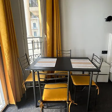 Sea View By The Beach, Centre, Seafront, Parking Apartment