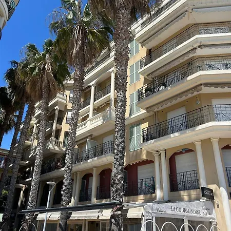 Sea View By The Beach, Centre, Seafront, Parking Apartment *