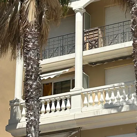 Sea View By The Beach, Centre, Seafront, Parking Apartment