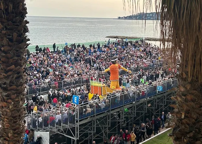Sea View By The Appartement Menton