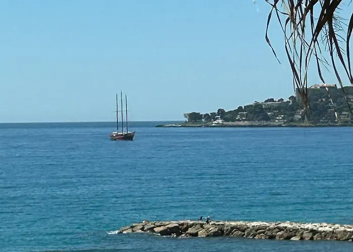 Apartment Sea View By The Menton